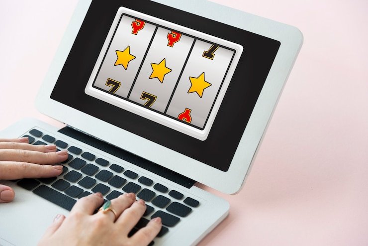 Tabel pembayaran Gem Saviour menampilkan simbol, nilai hadiah, dan penjelasan fitur bonus